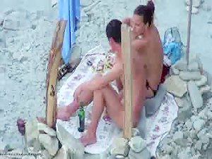 Spyonagcam Amateur couple caught making Love on the beach video in nude beach porn and hidden Voyeur Spying sex Category