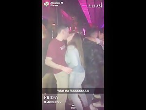 OMG-Girl starts sucking the penis of a guy she just met at the Club