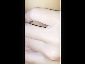 Fingering big clit